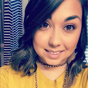 Meet your Posher, Casie
